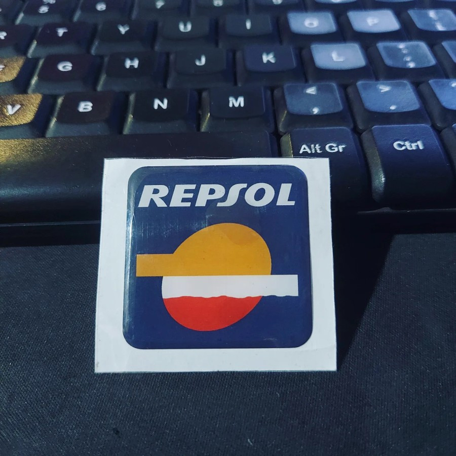 

Sticker Timbul Resin REPSOL Kotak Lycal 3D Logo Kecil Satuan
