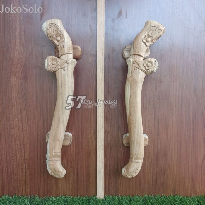 

Handel pintu ukir jepara motif keris Gagang pintu Tarikan pintu kayu murah