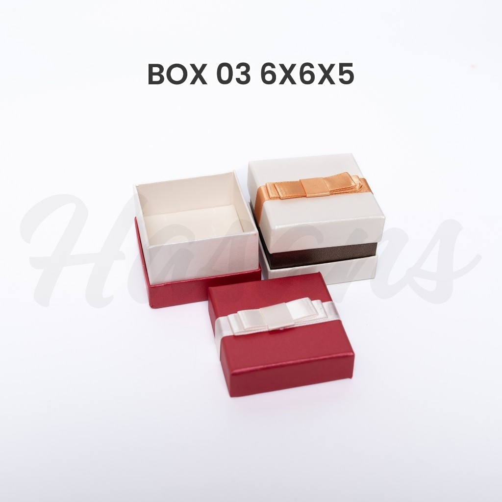 

(HASANS HOME)[1 Set] Box Kado / Kotak Hampers / Hard Box / Gift Box / Kotak Kado Hadiah / Box 03 6x6x5