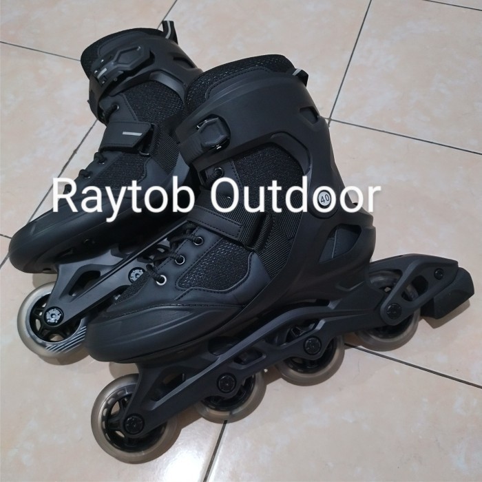 Sepatu roda Inline skates dewasa FIT100 fitness Black-Silver