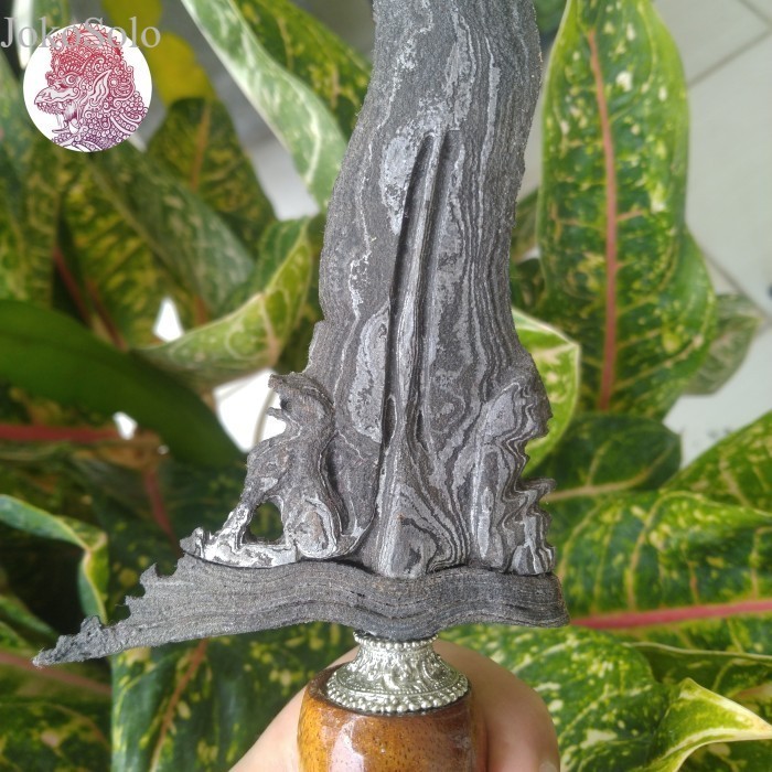 

Keris Pusaka Keris Singa Barong Sepuh Pandito Luk 13 Pulo Tirto Madiun antik