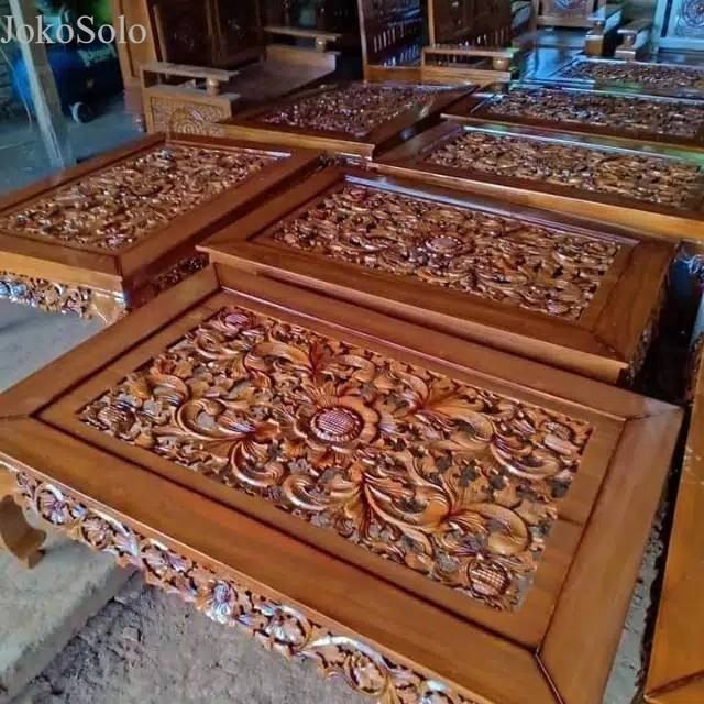 

MEJA KOPI LESEHAN MEJA MAKAN KETAPANG UKIR KAYU JATI JEPARA UKIRAN murah