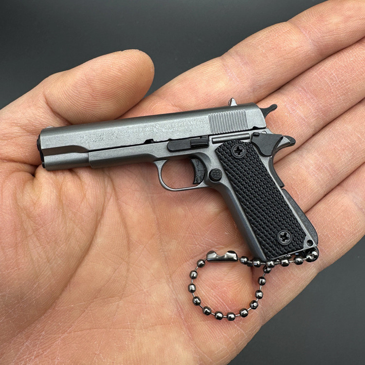 1:3 Scale Alloy Colt 1911 Pistol Mini Gun Metal Keychain Colt 1911 Pistol Keychain Fidget Toy PUBG G
