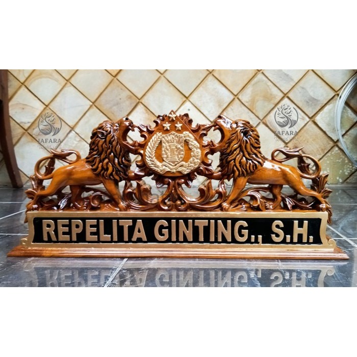 

papan nama meja ukir kayu jati ukir macan singa logo custom polri SH5321