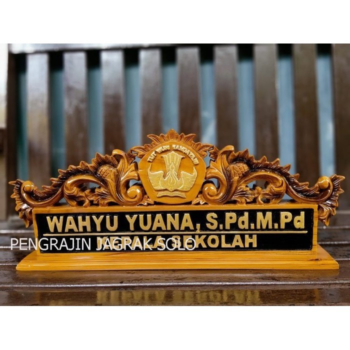 

Papan Nama + Papan Nama Meja Kantor + Kayu Jati + Ukir Kayu harga pengrajin PS412