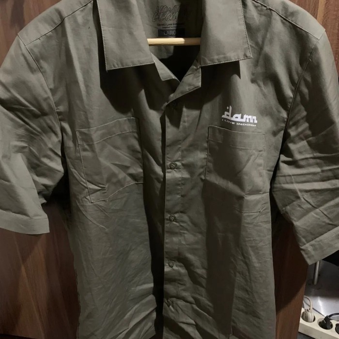 Original Damn I Love Indonesia Kemeja Lengan Pendek Hijau Army Camo