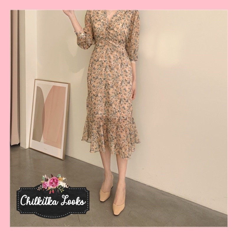 CHILKITKA LOOKS FASHION SELEBGRAM OUTFIT Manohara Dress Floral Vintage Hijab Lengan Panjang Midi V N
