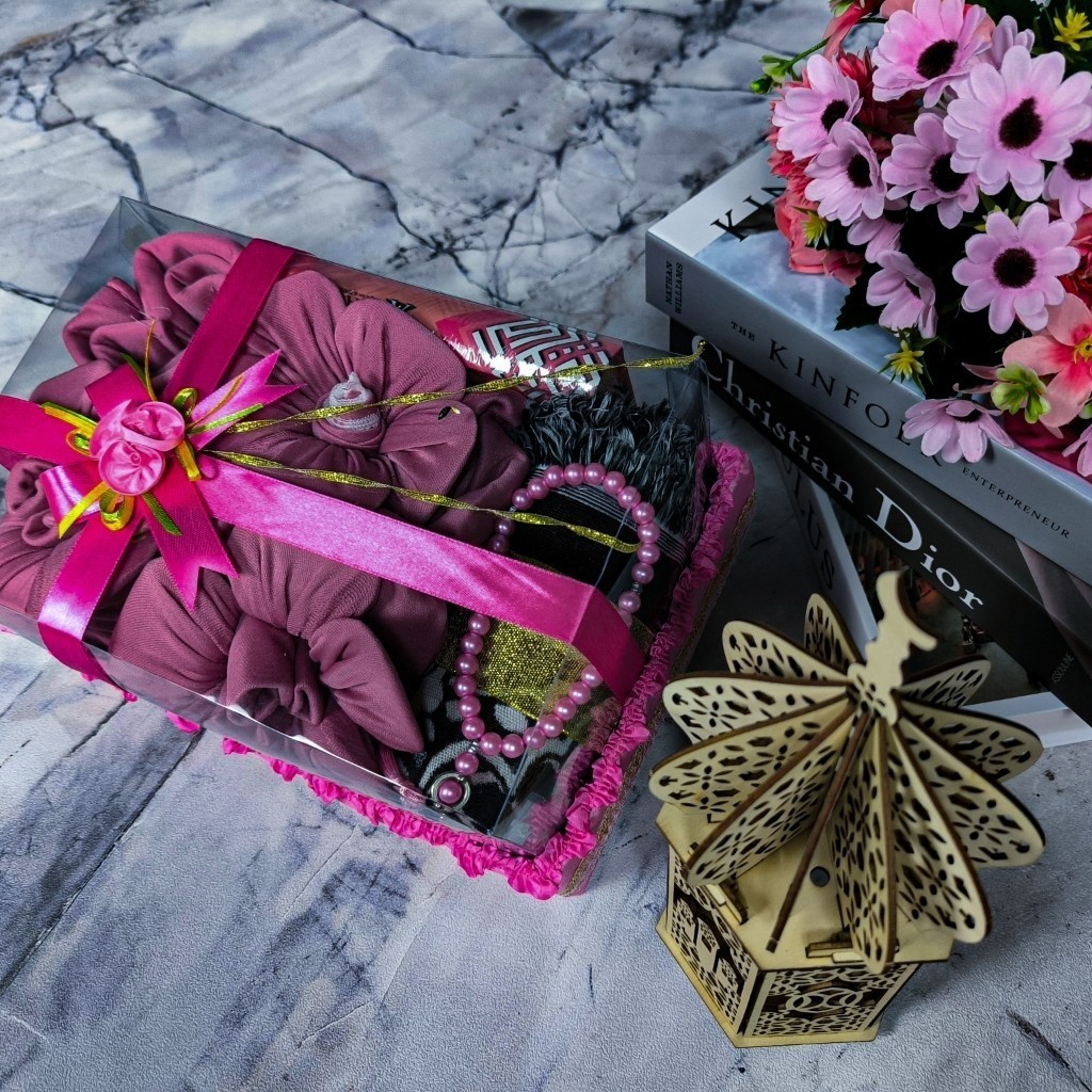 paket mukenah sajadah dan alquran/ alat sholat/ mahar alat solat/ mahar perangkat alat sholat/ mahar