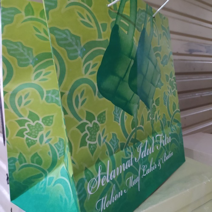 

paper bag lebaran buat box nasi bahan tebal isi 12pcs