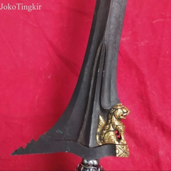 

Keris Si Ngo Barong Pamor Keleng Kinatah Sepuhan Emas antik