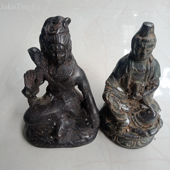 

Sepasang Patung Dewa Siwa Kwan im Hitam antik