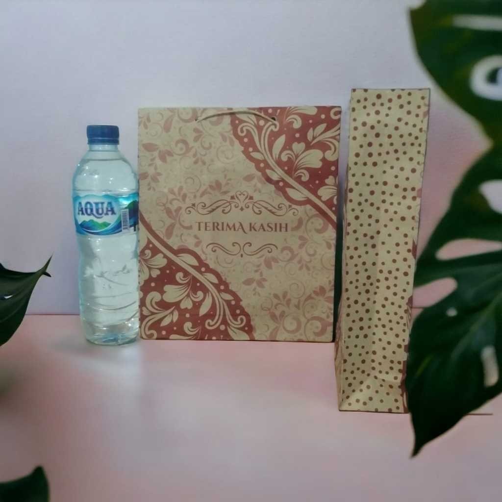 

PAPER BAG BATIK BESAR - PAPERBAG MOTIF 21 X 25 X 5 - TAS KERTAS PERNIKAHAN SOUVENIR - PAPER BAG SOUVENIR - TAS KERTAS KADO