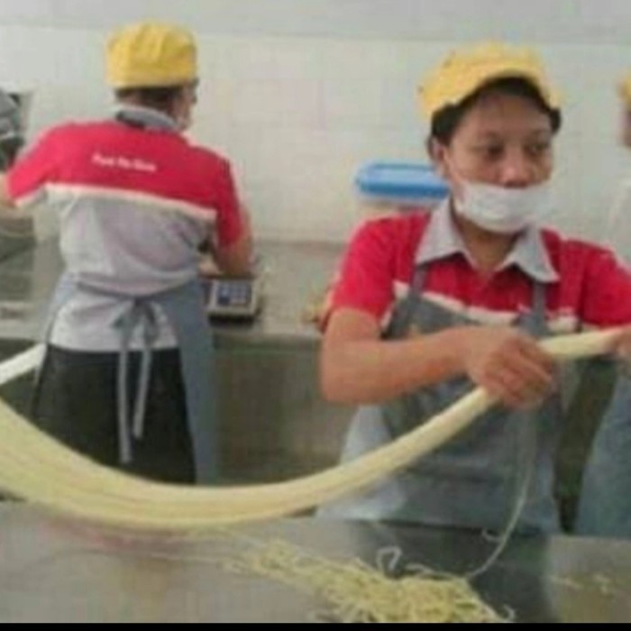 

Mie Mentah Keriting Special Telur Bebek Untuk Mie Ayam/Bakmie