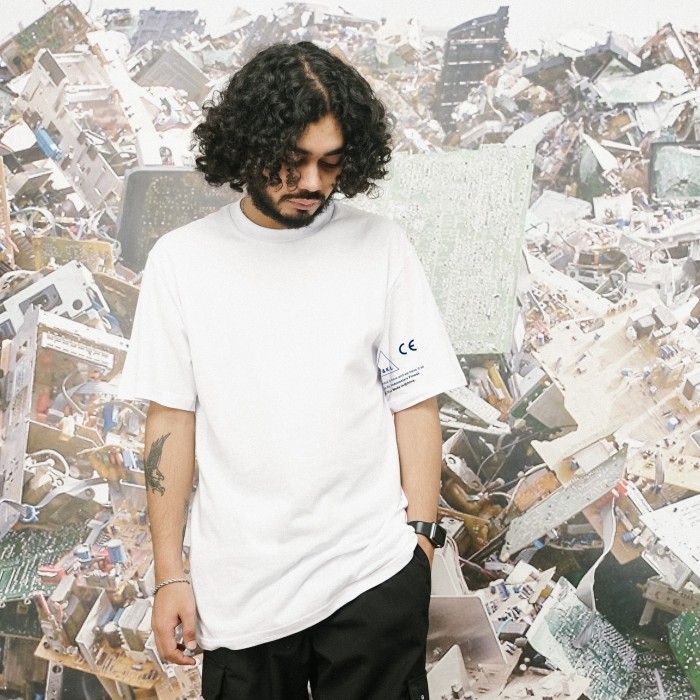 UNKL347 T-Shirt White Bahan Combed Motif Simpel KAAN