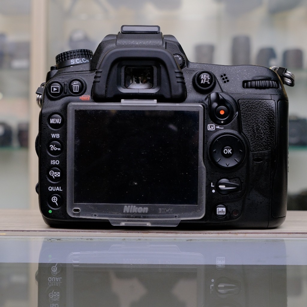 KAMERA DSLR SEMIPRO NIKON D7000 MULUS