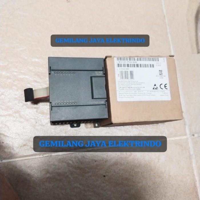 PLC SIEMENS 6ES7 223-1PH22-0AX0 / SIEMENS EM 223 DC/RELAY 8 DI 8 DO