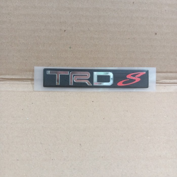 Emblem TRD S tulisan TRD S pintu bagasi Agya original