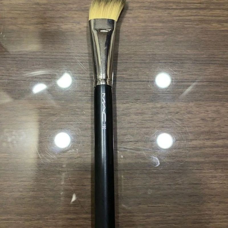 preloved MAC brush 190