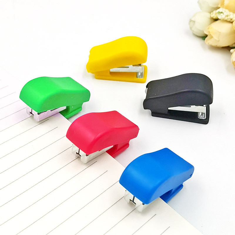 

1pc Random Color Mini Stapler for Office School Portable Paper Book Binding Stapler with Staples Stationery Manual Staplers