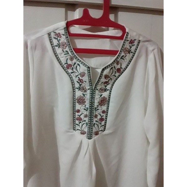 Atasan Baju Tunik Wanita Putih. Mix Bordir Bunga. PRELOVED./ GAMIS MODEL BARU MURAH