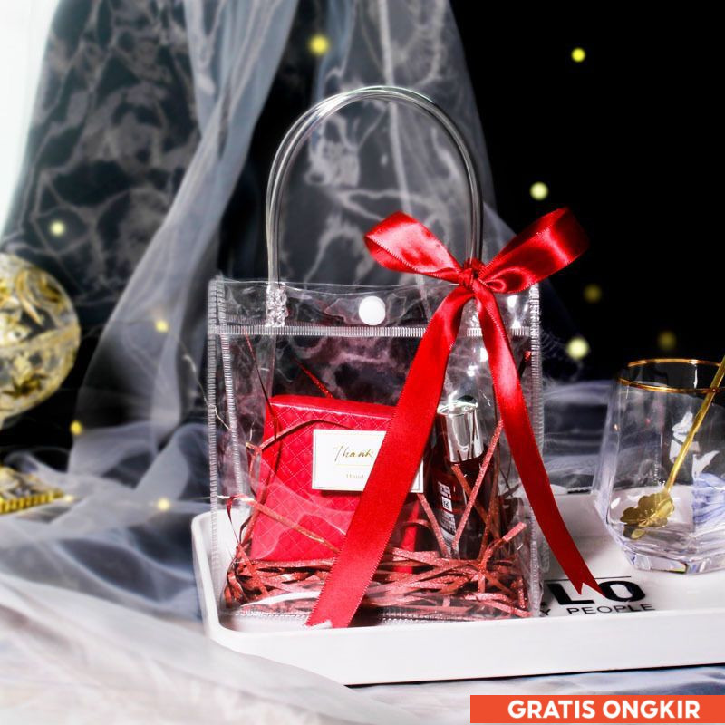 

Tas Mika PVC / Tas Mika PVC Transparan / Tas Bening / Tas Transparan / Tas Hampers / Goodiebag Transparan / Goodiebag Bening I AC01-AC16