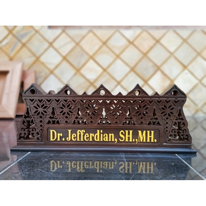 

papan nama meja ukiran kayu jati custom logo KD34534