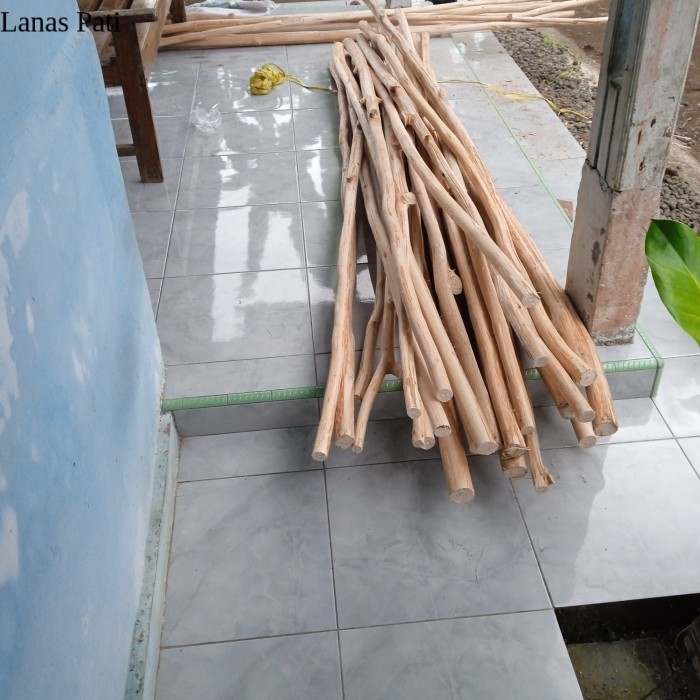 

Ranting Kayu Jati Bahan Dekorasi Macrame/200 cm /Batang XD2