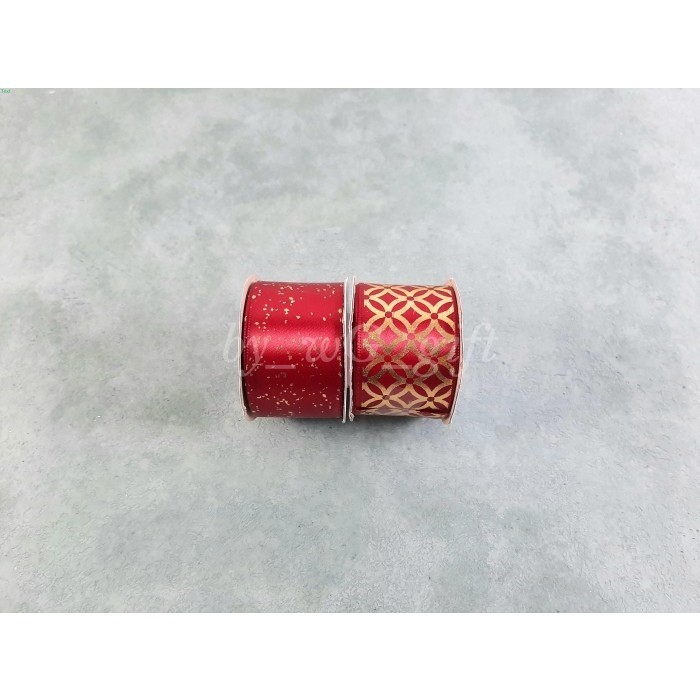 

Pita Merah - Motif Gold; Lebar 3.8 cm Panjang 10 Yard