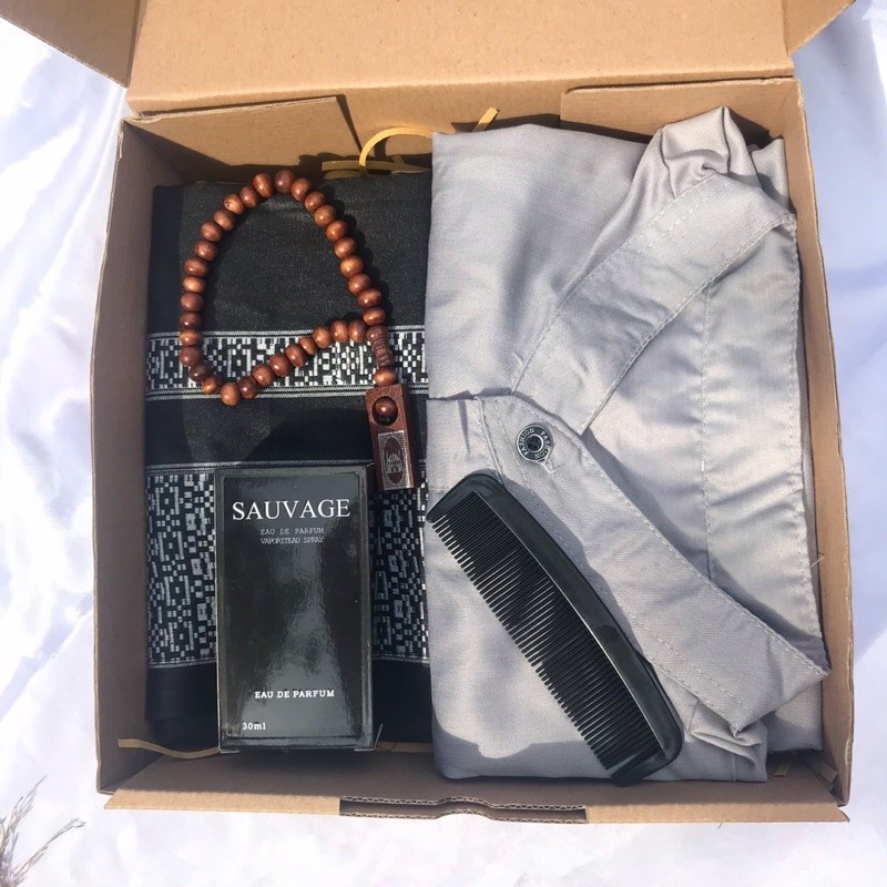 

Baju Lebaran[IDYAN] HAMPERS BAJU KOKO PRIA / HAMPERS COWOK / KADO COWOK / HAMPERS RAMADHAN / KOKO SARUNG FREE TASBIH / KADO WEDDING