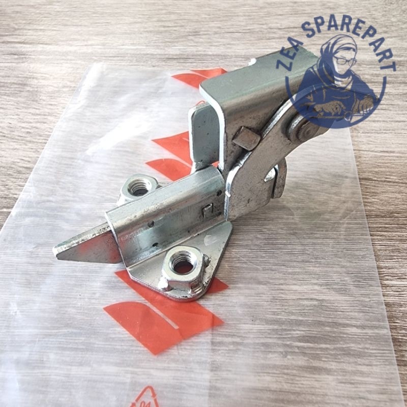 Engsel jok engsel lawan kunci jok suzuki satria FU FI original