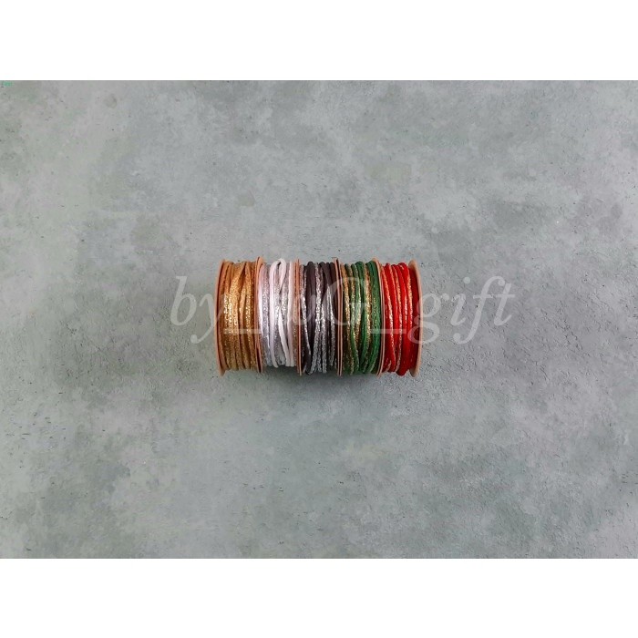 

Pita Tali Kombinasi Emas/Silver; Lebar 2mm; Panjang 10 m