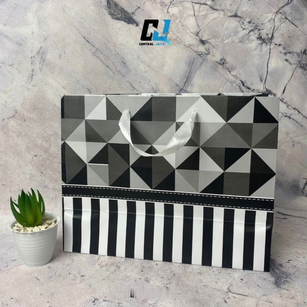 

Paperbag BW Elegant Stripe 32,5x25x14 Paper Bag Paper Bag Kado Paper Bag Bridesmaid Paper Bag Custom Kado Wedding Tas Souvenir Tas Kado Paper Bag Tas Kertas Paperbag Ulang TahunPaper Bag Kado