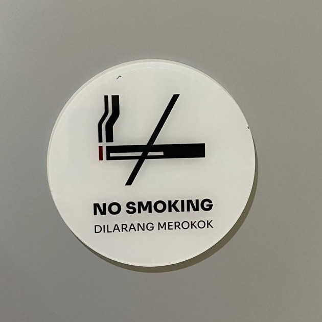 

Akrilik Bulat Tulisan No Smoking | Papan Akrilik Tanda Peringatan Dilarang Merokok