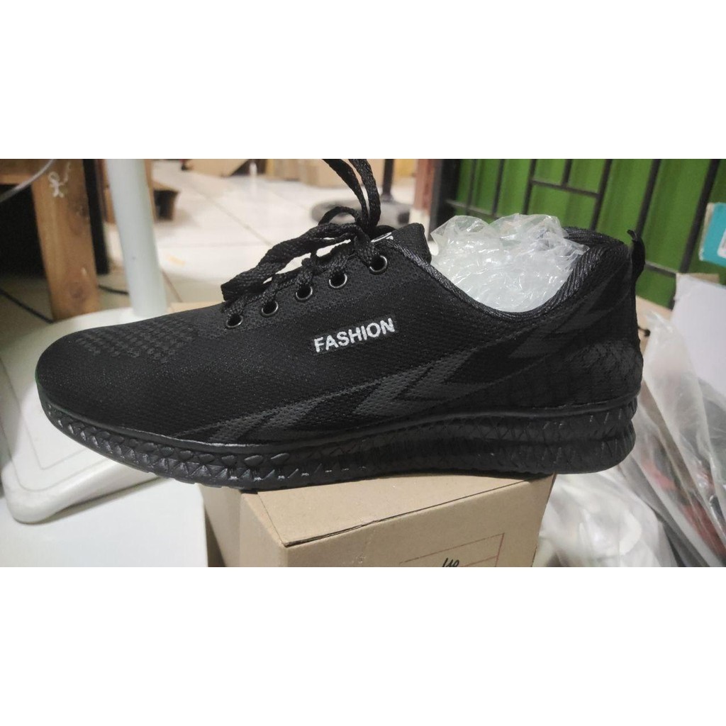 sepatu sekolah wanita sneakers hitam Spatu smp sma kuliah