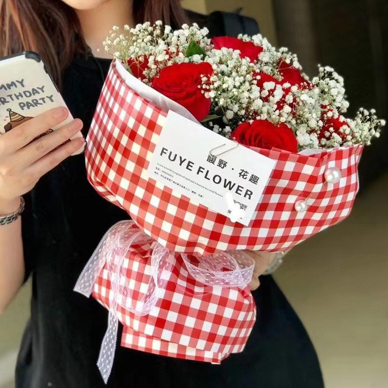 

Kertas Buket Bunga Motif Kotak Kotak Flower Wrapping Paper Square Pattern Motif Kotak KB096