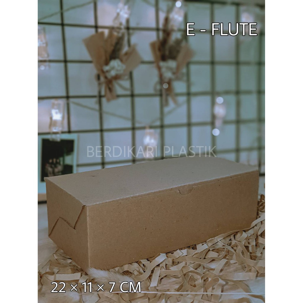 

Box Kardus E-Flute Coklat Untuk Packaging Olshop Sovenir Baju Kotak Kado Hampers Snack 22x11x7 CM