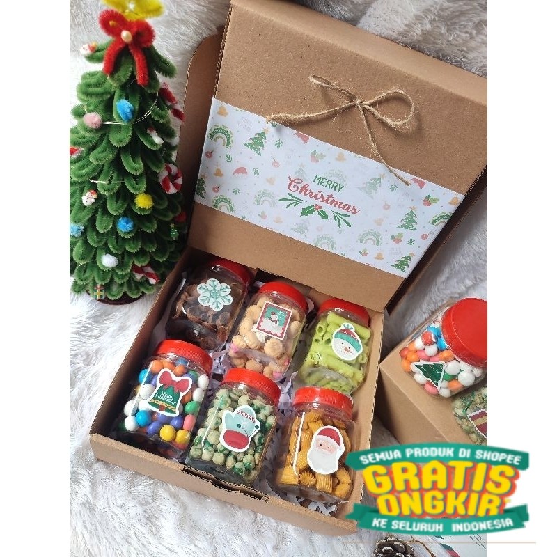 

Hampers Box Lebaran / Hampers Snack / Hampers gift Box ll Hampers Box Natal Isi 6 Snack Choco Simba, Astor Pandan, Gemerose, Polong Tepung, Pang Pang, Bola Pelangi - Sneiy Shop/ keluarga oleh oleh