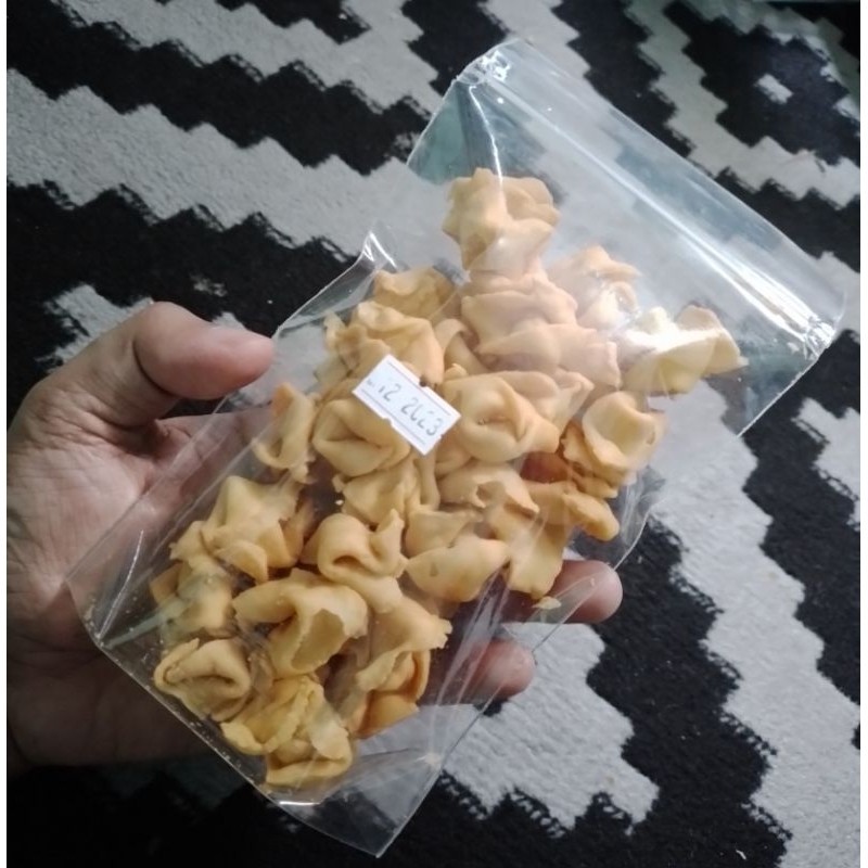 

Pangsit lipat gurih 100gr