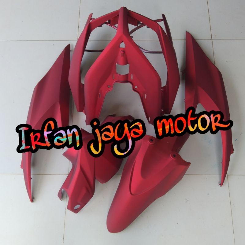 Cover body halus Honda Vario 110 techno karbu merah doff