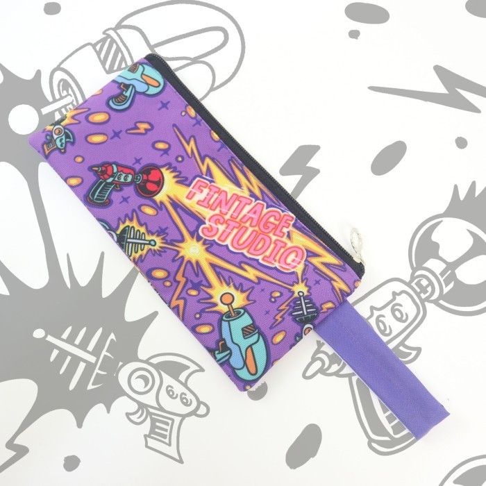 

TEMPAT PENSIL LAZERBLAST FINTAGE GRAPHIC PENCIL CASE
