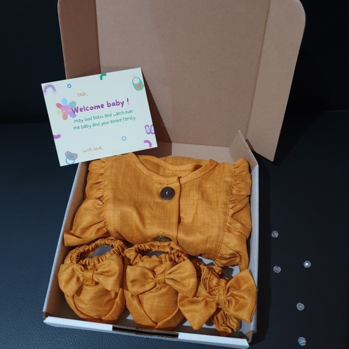 

(NEW) -Parcel hampers bayi perempuan jumper set - Kado bayi - Polos - Mustard