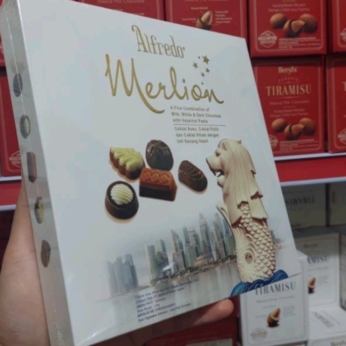 

GL COKLAT ALFREDO RIBBON 120GR COKLAT SUSU HITAM DAN PUTIH DENGAN KACANG