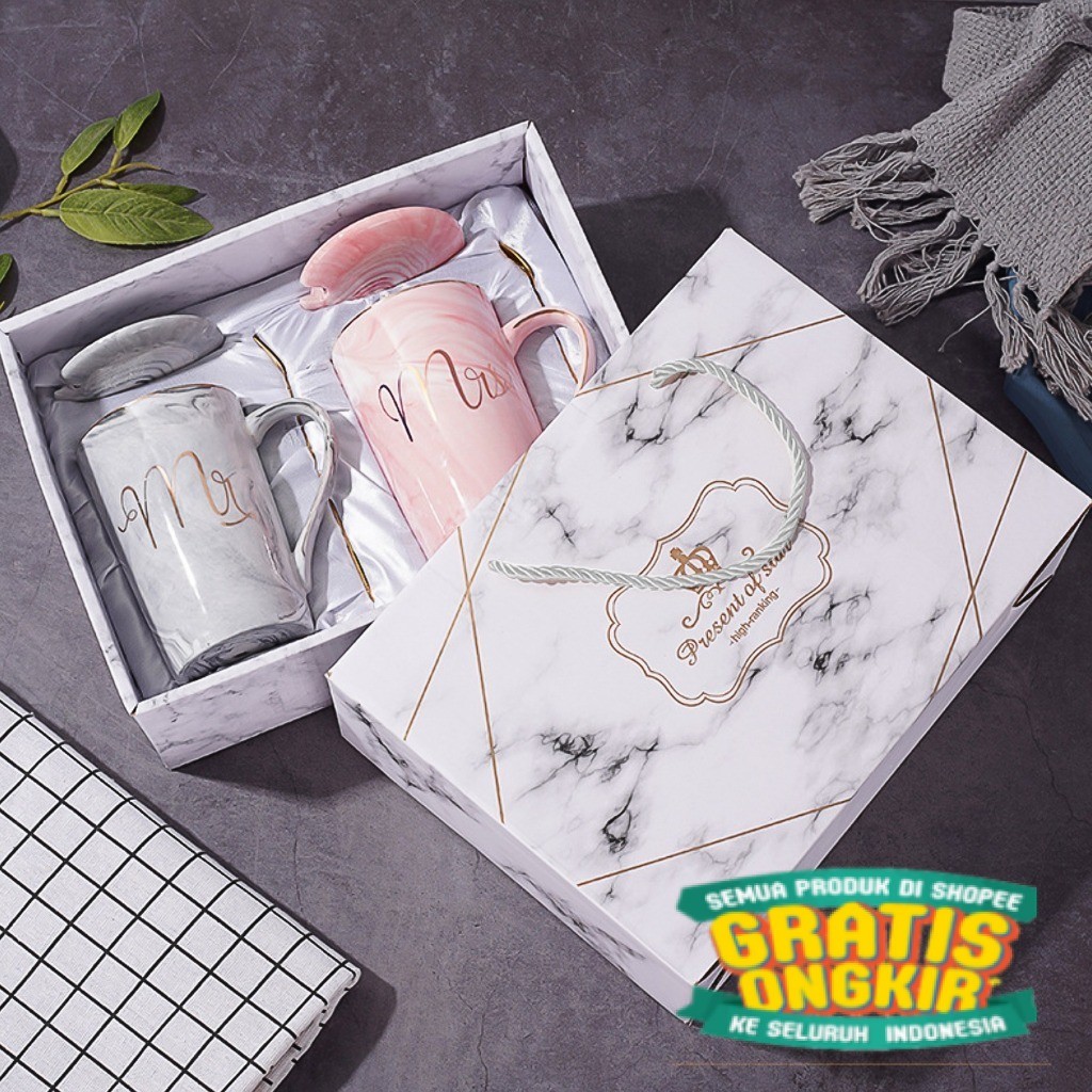

WWEISHOP MARBLE GLASS COUPLE / CANADA MARBLE MUG GIFT BOX / GELAS MARBLE PERALATAN MINUM HAMPERS SOUVENIR / KADO HAMPERS PERNIKAHAN/ keluarga oleh oleh
