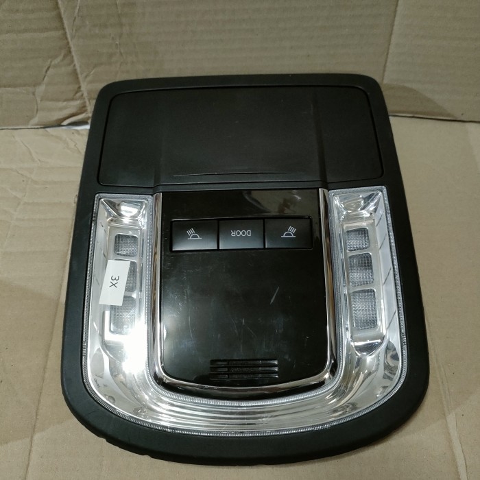 LAMPU PLAFON FORTUNER vrz GR Hilux sport original