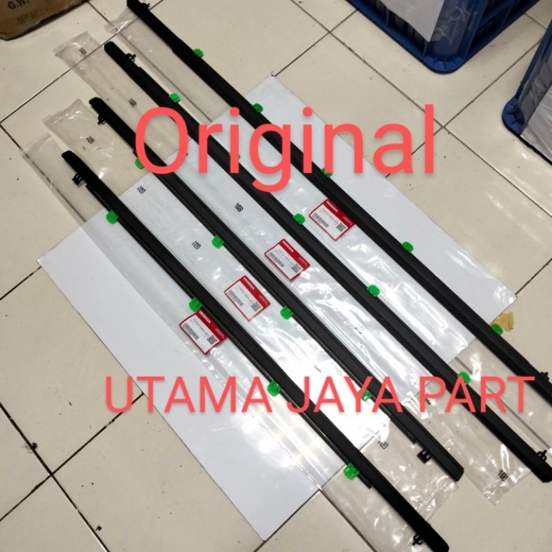 Pelipit karet kaca luar honda crv gen3 gen 3 2007-2012 original 4pc
