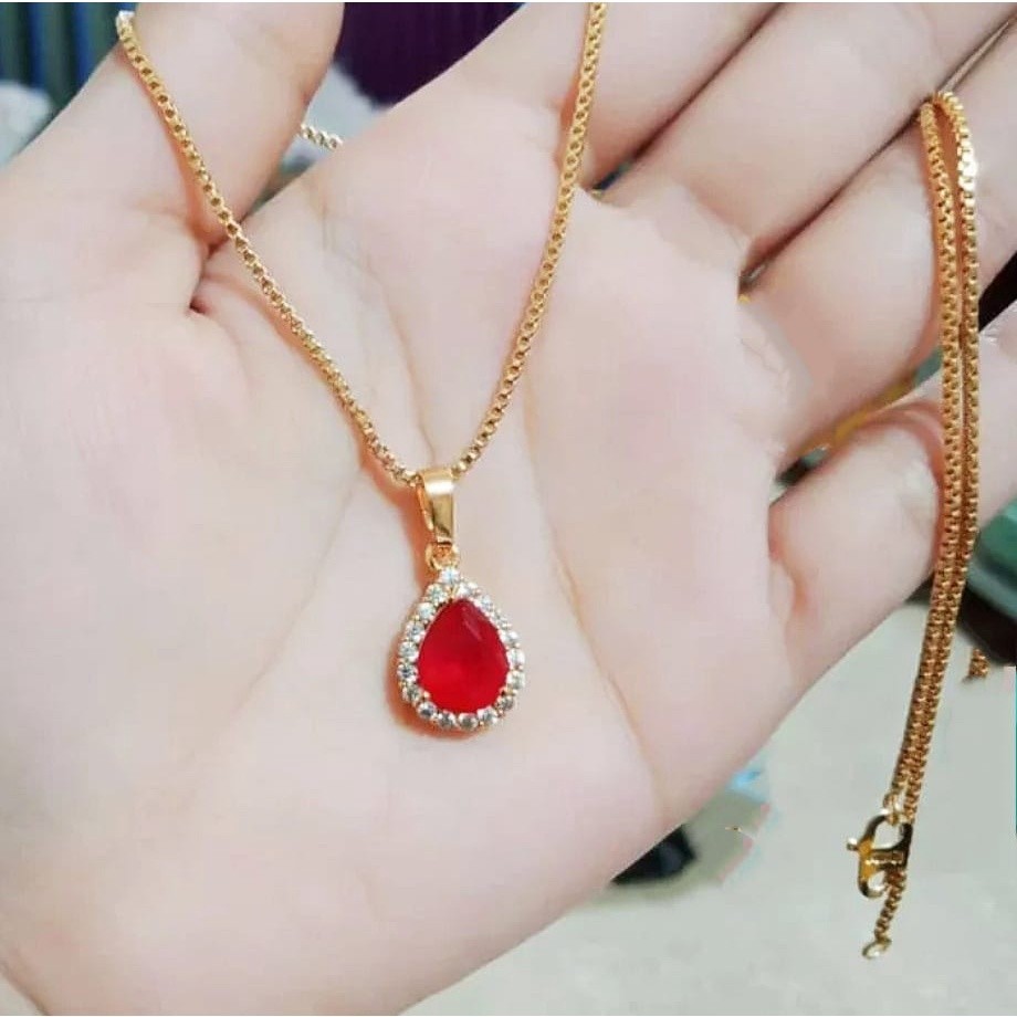 Kalung Liontin Batu Merah Gold Kalung Titanium Wanita Terlaris