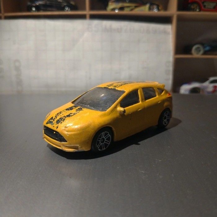 Realtoy Ford focus   Matchbox -sk89