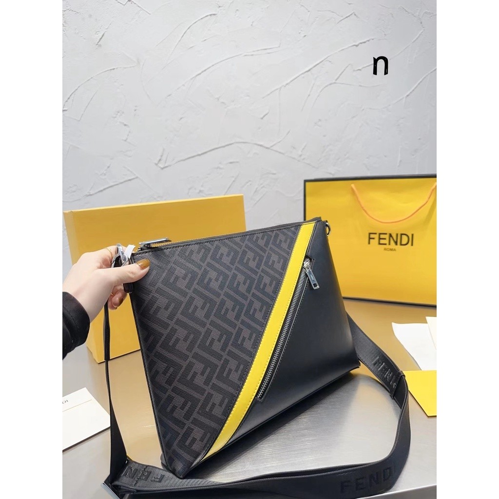 Original Fendi Men's Latest Fashion One Shoulder Oblique Straddle Bag