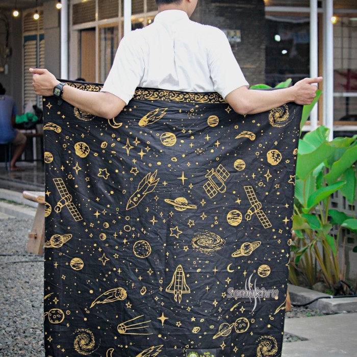 "R.V.Shop" - sarung batik | sarung tretan muslim motif galaxi - gold/emas