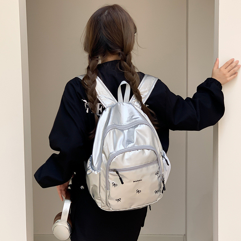 Tas Bahu Kasual Berkapasitas Besar Tas Bahu Wanita Kepribadian Fashion Ringan Ransel Keluar Bepergia